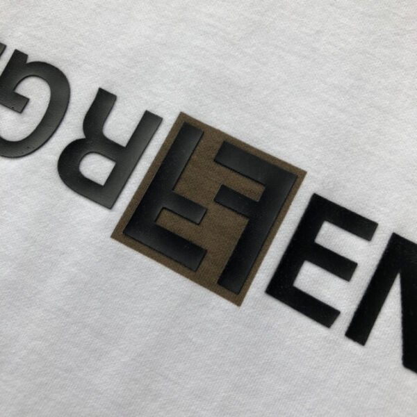 Fendi T-Shirt - Image 6