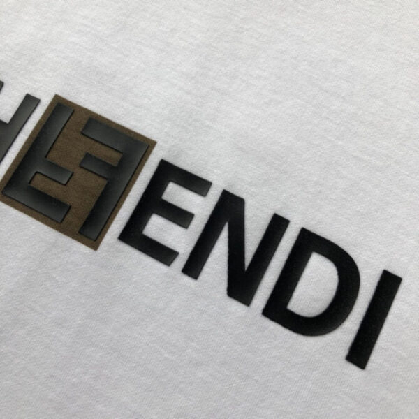 Fendi T-Shirt - Image 5