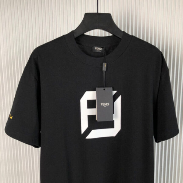 Fendi T-Shirt - Image 3