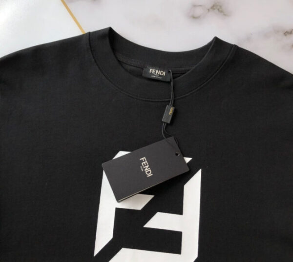 Fendi T-Shirt - Image 7