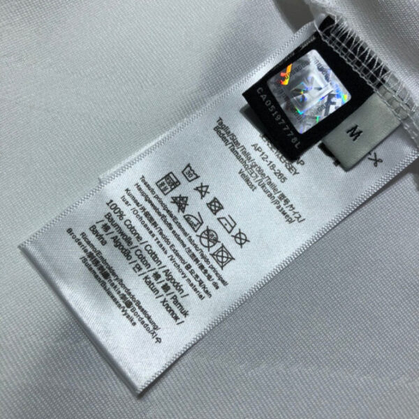 Fendi T-Shirt - Image 8