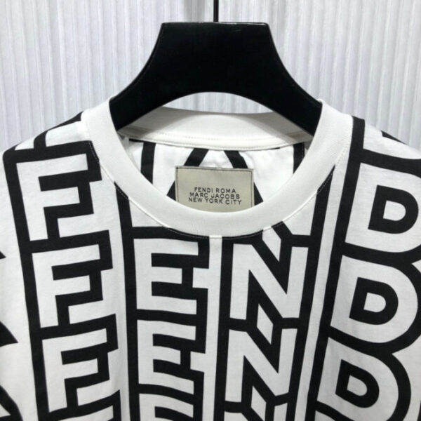 Fendi T-Shirt - Image 8