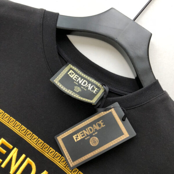 Fendi T-Shirt - Image 7