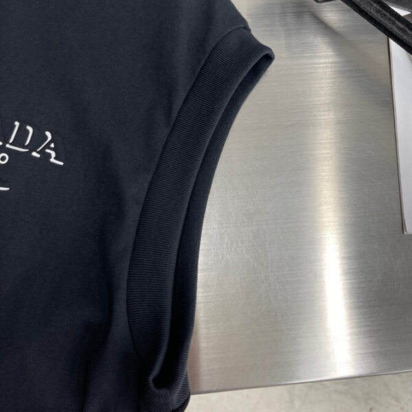 Prada T-Shirt - Image 4