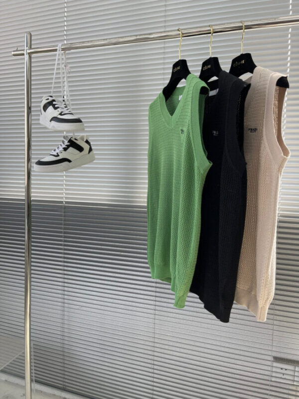 Prada T-Shirt - Image 5