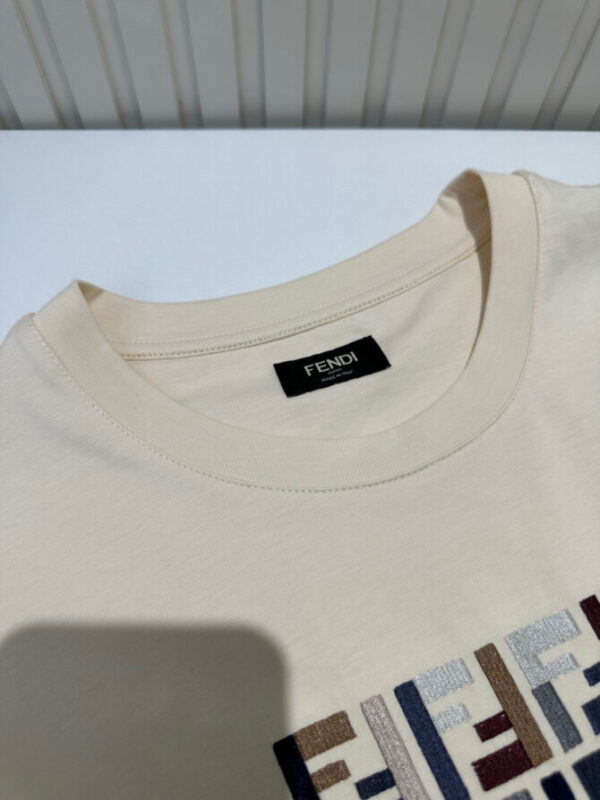 FENDI T-Shirt - Image 8