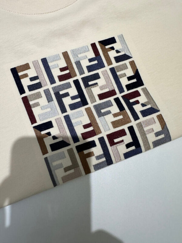 FENDI T-Shirt - Image 6