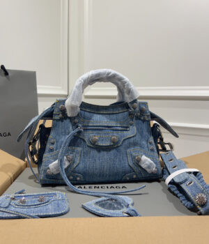 Balenciaga Le Cagole