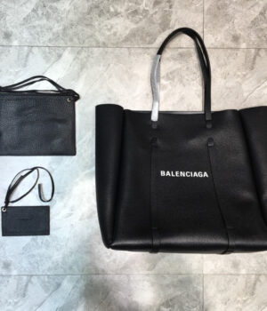 Balenciaga Everyday Tote