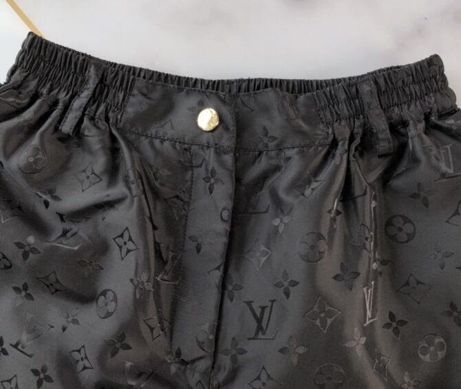 LV Short - Image 3