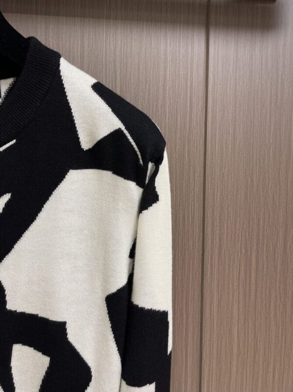 LV Sweater - Image 4