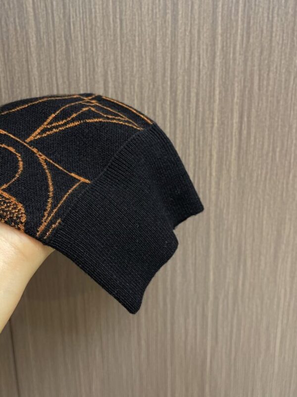 LV Sweater - Image 6