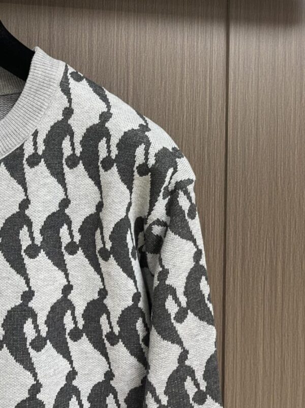 LV Sweater - Image 4
