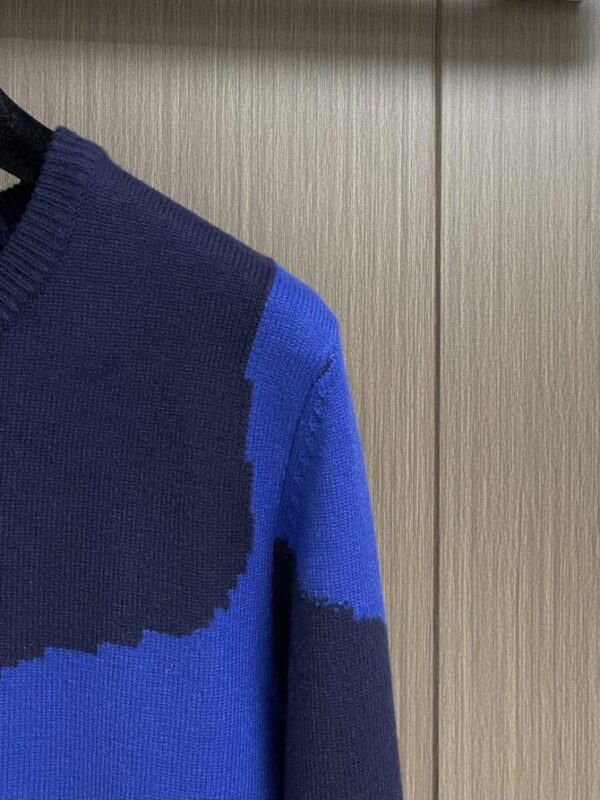 LV Sweater - Image 4