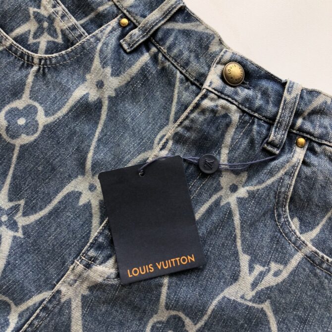 LV Short - Image 3