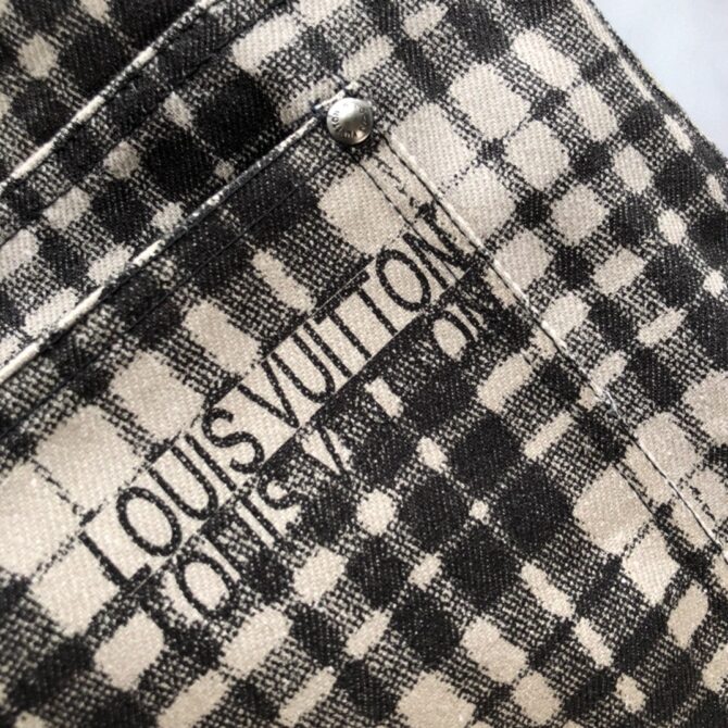 LV Short - Image 5