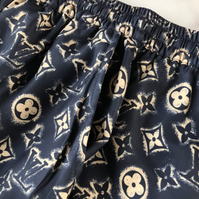 LV Short - Image 3