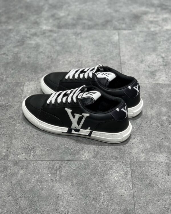 LV Charlie - Image 7