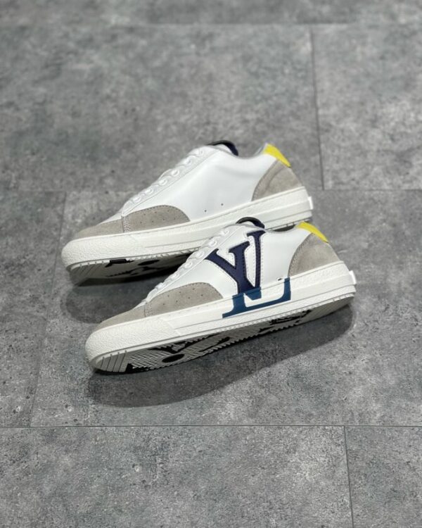 LV Charlie - Image 2