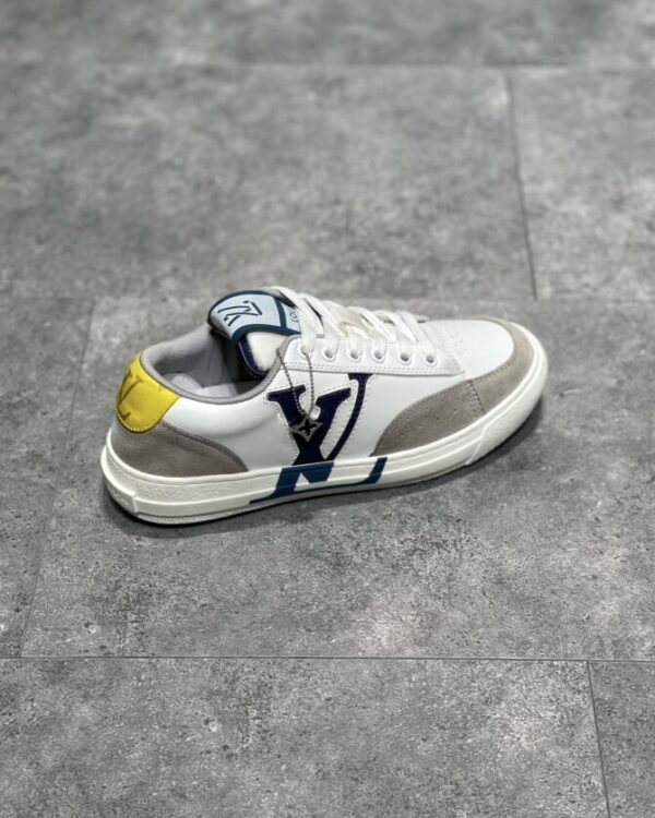 LV Charlie - Image 5