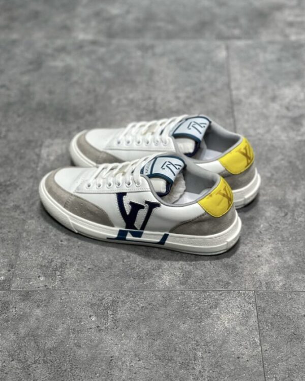 LV Charlie - Image 7