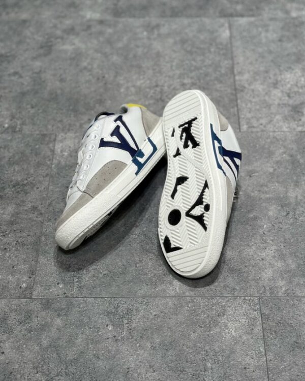 LV Charlie - Image 9