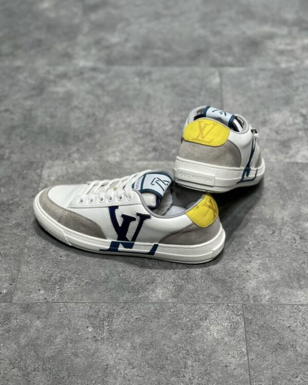LV Charlie - Image 8