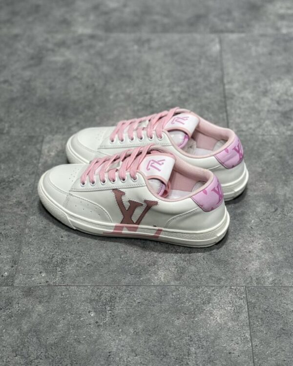 LV Charlie - Image 7
