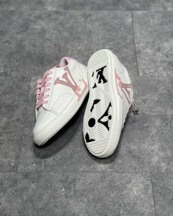 LV Charlie - Image 9
