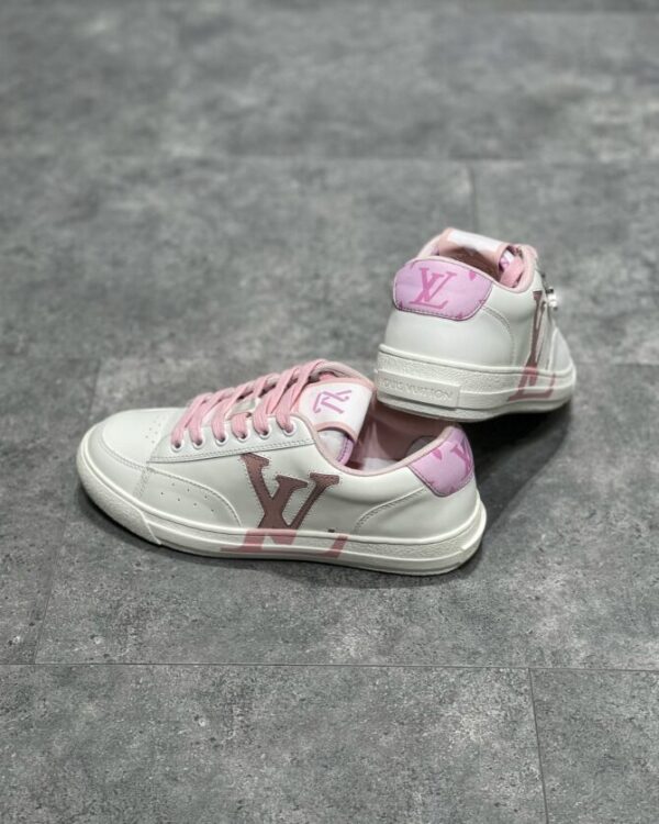 LV Charlie - Image 8