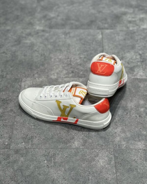 LV Charlie - Image 8