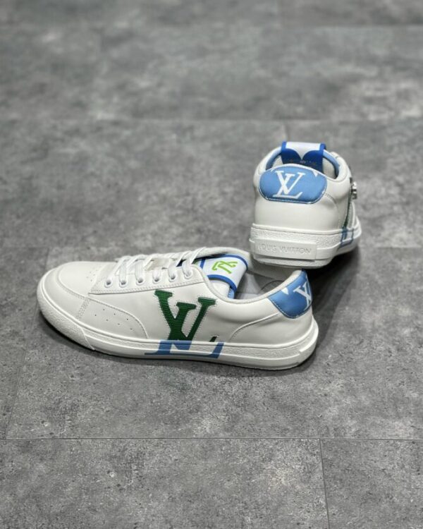 LV Charlie - Image 8