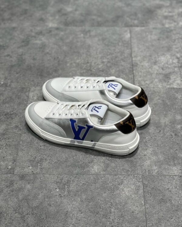 LV Charlie - Image 7