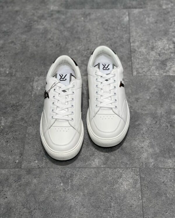 LV Charlie - Image 5