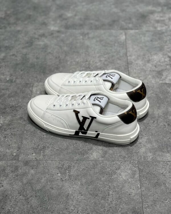 LV Charlie - Image 7
