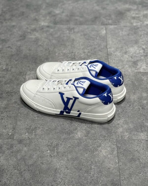 LV Charlie - Image 7
