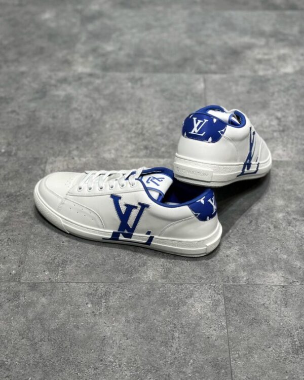 LV Charlie - Image 8