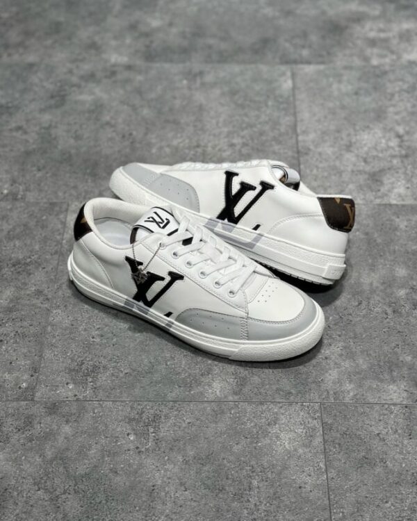 LV Charlie - Image 6