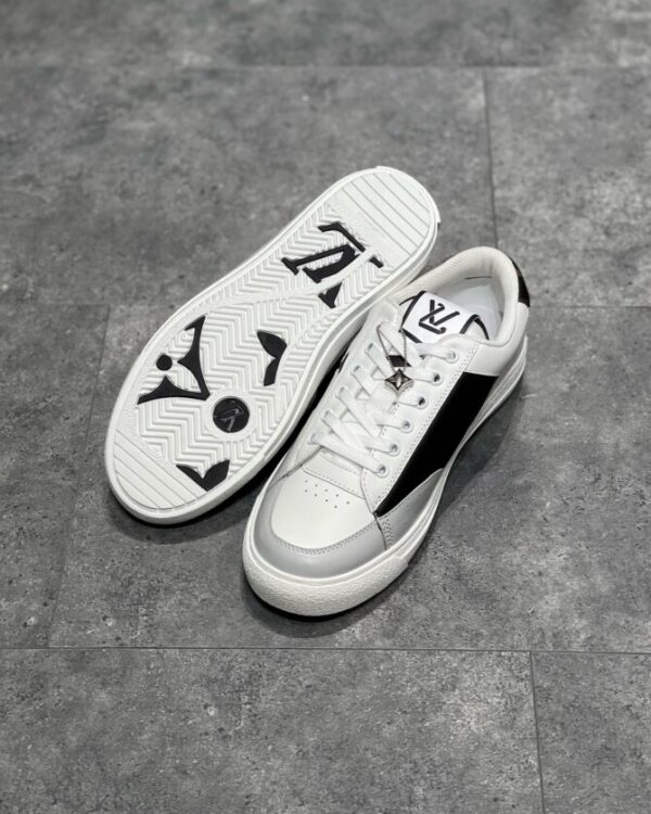LV Charlie - Image 9