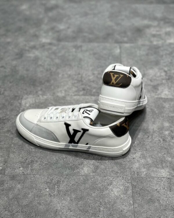 LV Charlie - Image 8
