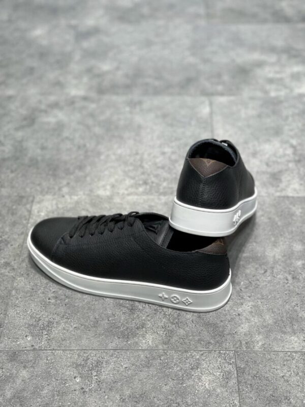 LV Charlie - Image 8