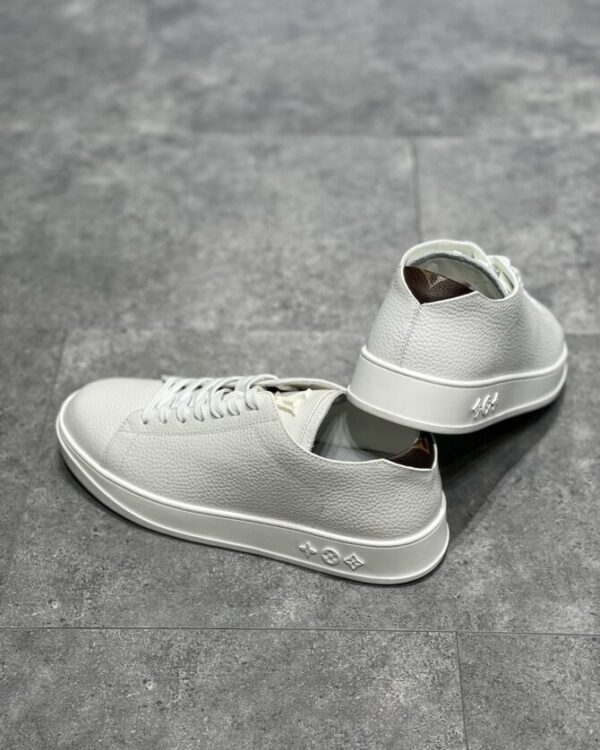 LV Charlie - Image 7