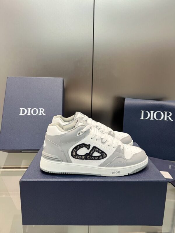 Dior Sneaker - Image 2
