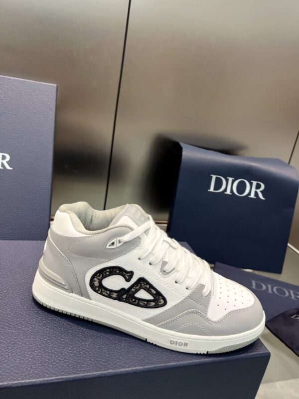 Dior Sneaker - Image 4