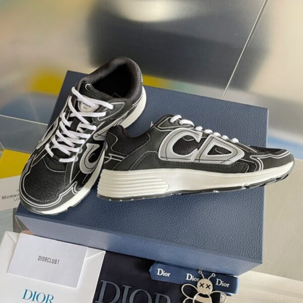 Dior Sneaker - Image 2
