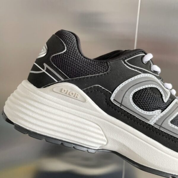 Dior Sneaker - Image 4