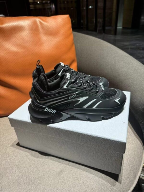 Dior Sneaker - Image 9