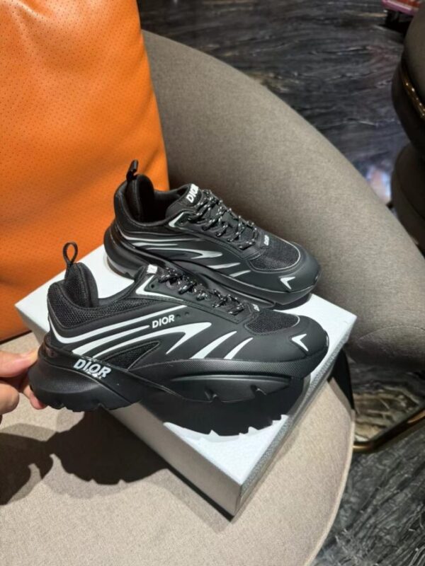 Dior Sneaker - Image 6