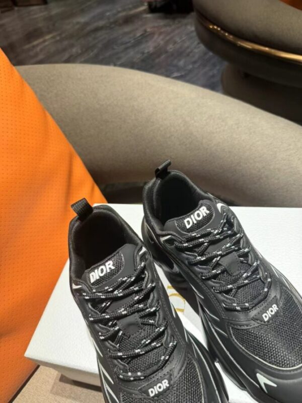 Dior Sneaker - Image 5