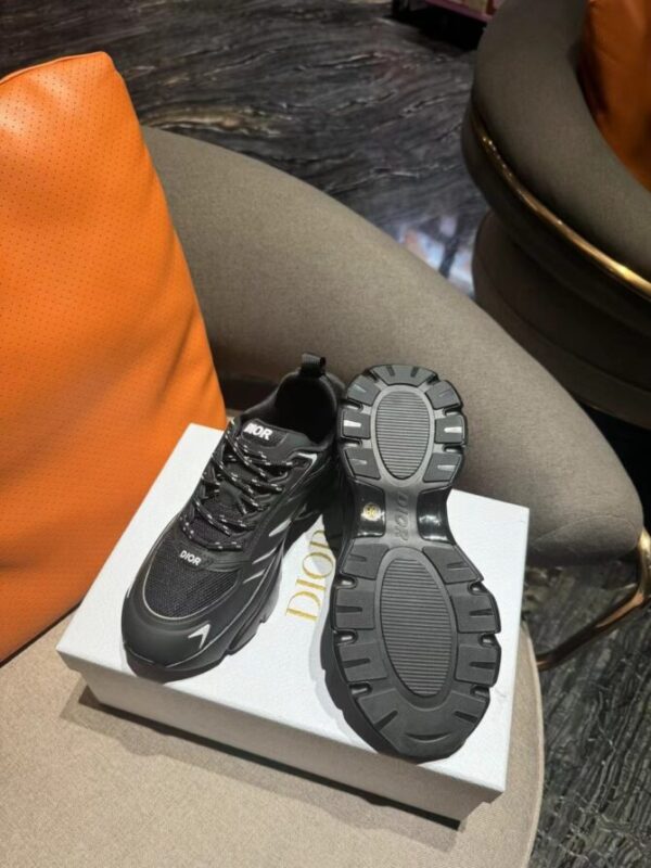 Dior Sneaker - Image 3